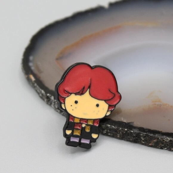 Jewelry pin Harry Potter Ron Weasley Gryffindor wizard adorable fashion new - Picture 1 of 5